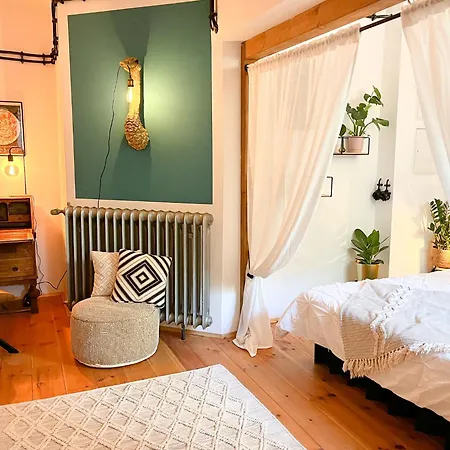 Cozy Art Experience: The Quiet&relaxing Escape