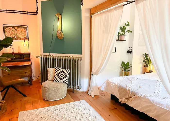 Cozy Art Experience: The Quiet & Relaxing Escape