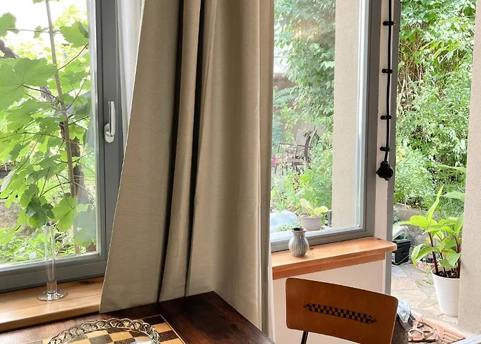 Apartman Cozy Art Experience: The Quiet & Relaxing Escape *