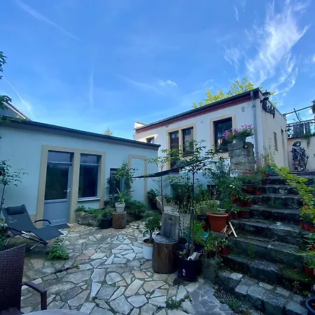 Cozy Art Experience: The Quiet & Relaxing Escape Daire *